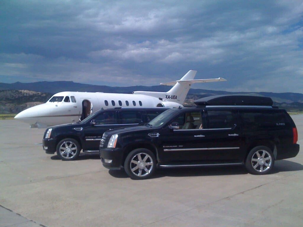 Car Service to Signature Aviation EFD